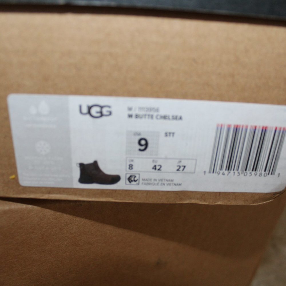 NIB UGG BUTTE MEN'S CHELSEA WINTER BOOTS‎ - Picture 2 of 9
